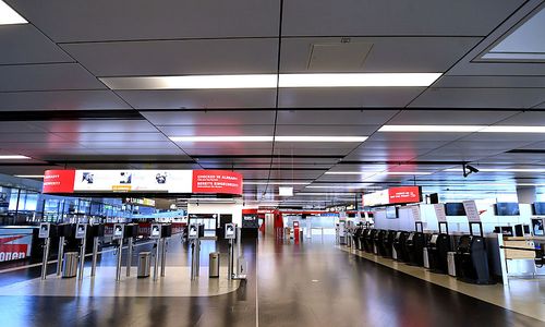 passagieraufkommen-am-flughafen-wien-brach-ein passagieraufkommen-am-flughafen-wien-brach-ein