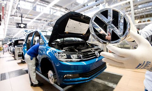 deutsche-autobauer-fahren-produktion-bald-wieder-hoch deutsche-autobauer-fahren-produktion-bald-wieder-hoch