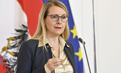 staat-will-mit-stiller-beteiligung-sensible-produktion-im-land-halten staat-will-mit-stiller-beteiligung-sensible-produktion-im-land-halten