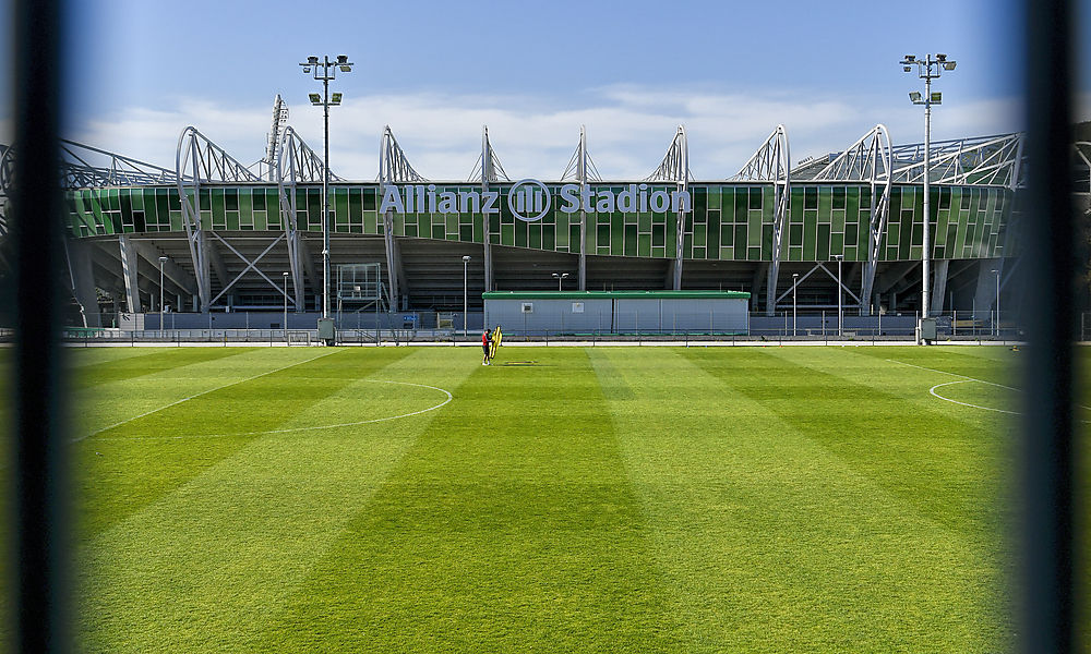 der-fussball-wird-zum-grossen-testballon der-fussball-wird-zum-grossen-testballon
