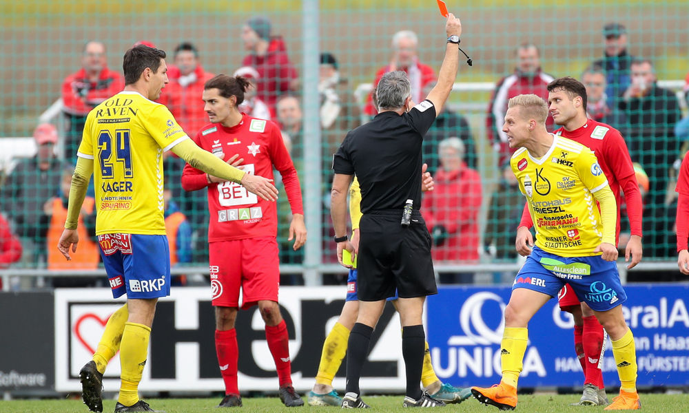 in-der-2.-fussball-liga-wird-weitergespielt in-der-2.-fussball-liga-wird-weitergespielt