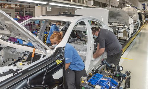 fahrzeugfertigung-von-magna-steyr-in-graz-wieder-voll-angelaufen fahrzeugfertigung-von-magna-steyr-in-graz-wieder-voll-angelaufen