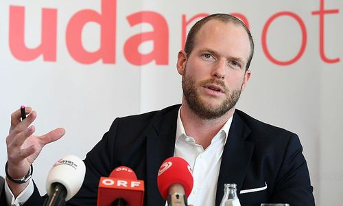 offener-brief-der-laudamotion-chefs-an-den-finanzminister offener-brief-der-laudamotion-chefs-an-den-finanzminister