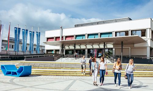 die-studierenden-auf-eine-welt-der-unsicherheit-vorbereiten die-studierenden-auf-eine-welt-der-unsicherheit-vorbereiten