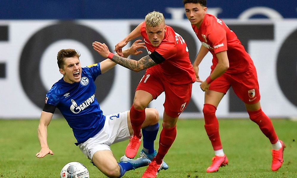 augsburg-gewinnt-3:0-und-schiesst-schalke-noch-tiefer-in-die-krise augsburg-gewinnt-3:0-und-schiesst-schalke-noch-tiefer-in-die-krise