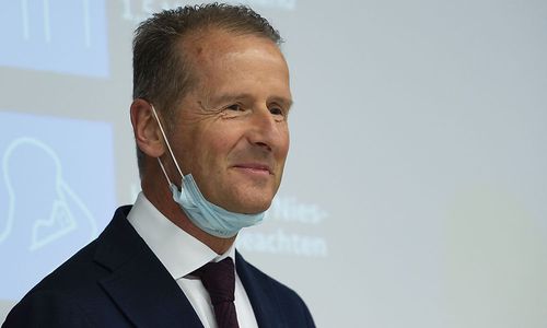 „produktdesaster“:-gewerkschaft-wettert-gegen-vw-boss-diess „produktdesaster“:-gewerkschaft-wettert-gegen-vw-boss-diess