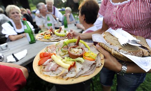 koalition-senkt-steuer-bei-speisen-und-getraenken koalition-senkt-steuer-bei-speisen-und-getraenken