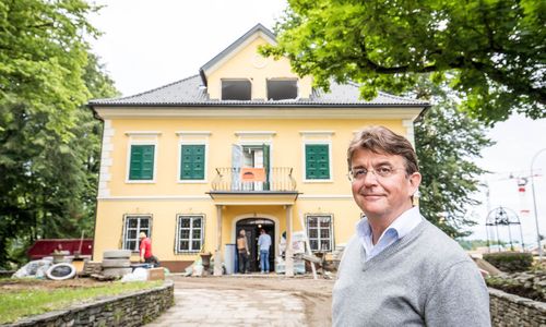 firma-von-jagerhofer,-mateschitz-und-benko-siedelt-in-klagenfurter-palais firma-von-jagerhofer,-mateschitz-und-benko-siedelt-in-klagenfurter-palais