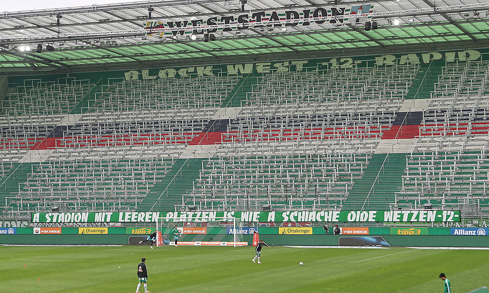 rapid-fans-sorgen-mit-sexistischem-spruchband-fuer-einen-eklat rapid-fans-sorgen-mit-sexistischem-spruchband-fuer-einen-eklat