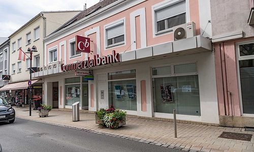 commerzialbank:-finanzmarktaufsicht-stellt-insolvenzantrag commerzialbank:-finanzmarktaufsicht-stellt-insolvenzantrag