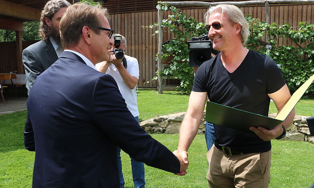 der-historische-erfolg-wird-in-hartberg-ausgiebig-gefeiert der-historische-erfolg-wird-in-hartberg-ausgiebig-gefeiert