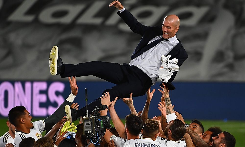 real-madrid-huldigt-zinedine-zidane:-„er-ist-ein-geschenk-des-himmels“ real-madrid-huldigt-zinedine-zidane:-„er-ist-ein-geschenk-des-himmels“