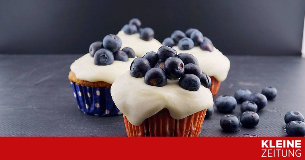 so-gelingen-fruchtige-bananen-heidelbeer-muffins