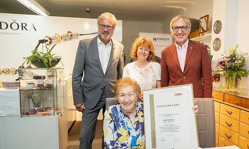 unermuedlich:-auch-mit-90-jahren-noch-jeden-tag-im-geschaeft unermuedlich:-auch-mit-90-jahren-noch-jeden-tag-im-geschaeft