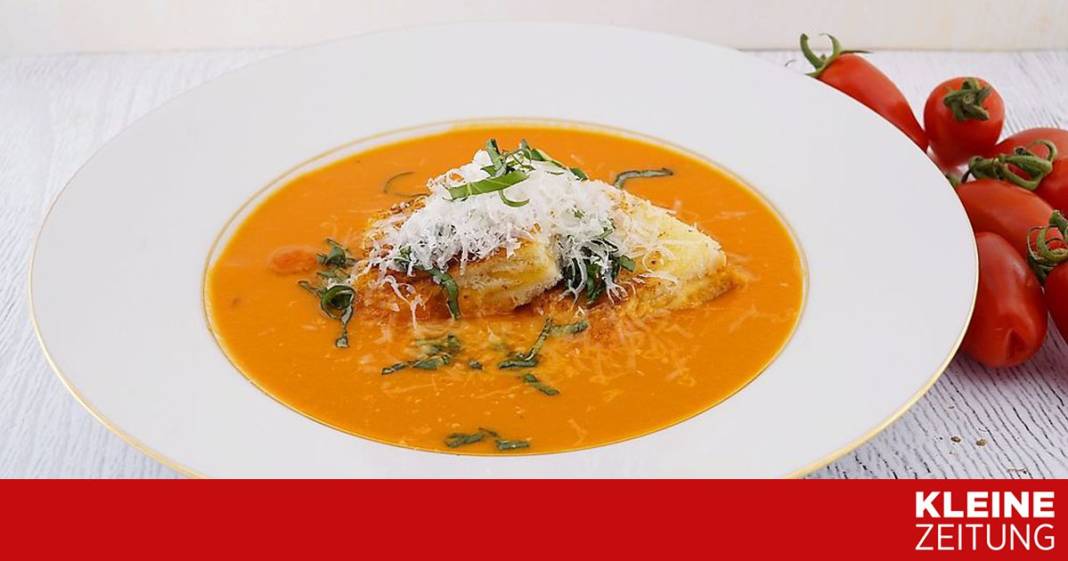 fruchtige-paradeisersuppe-mit-gefuellten-kaese-croutons fruchtige-paradeisersuppe-mit-gefuellten-kaese-croutons
