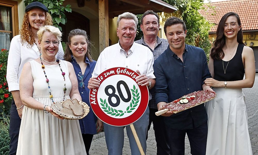 „tausendsassa“-feiert-80er-mit-80-freunden „tausendsassa“-feiert-80er-mit-80-freunden