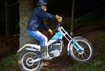 histo-trial:-alte-maenner,-die-auf-alten-maschinen-stehen histo-trial:-alte-maenner,-die-auf-alten-maschinen-stehen