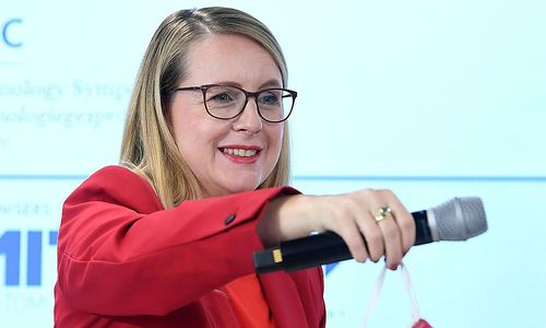 ministerin:-uebergabe-von-familienbetrieben-soll-erleichtert-werden ministerin:-uebergabe-von-familienbetrieben-soll-erleichtert-werden