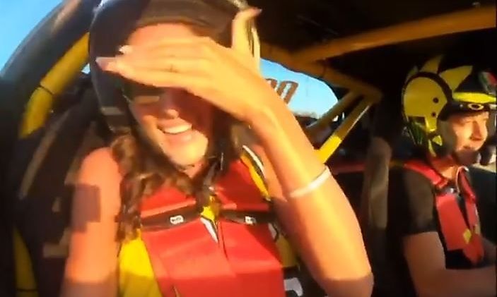 so-bringt-superstar-rossi-seine-freundin-ins-schwitzen so-bringt-superstar-rossi-seine-freundin-ins-schwitzen