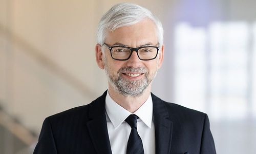 fuer-den-ausbau-der-erneuerbaren-energie-laeuft-die-uhr fuer-den-ausbau-der-erneuerbaren-energie-laeuft-die-uhr