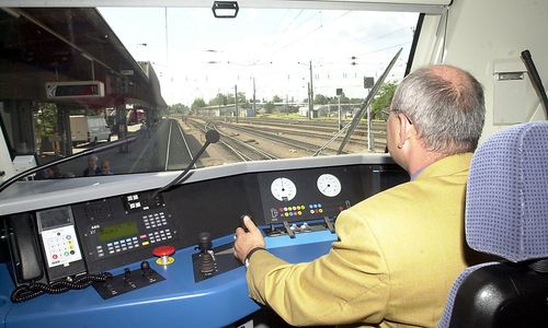 bahn-prueft,-arbeitslose-piloten-als-lokfuehrer-zu-engagieren bahn-prueft,-arbeitslose-piloten-als-lokfuehrer-zu-engagieren