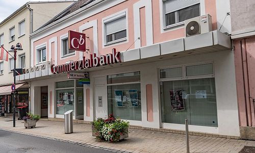 dritter-vorstand-der-commerzialbank-im-visier-der-ermittler dritter-vorstand-der-commerzialbank-im-visier-der-ermittler
