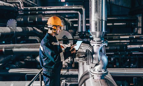 heimische-industrie-im-aufwind,-aber-mehr-mitarbeiter-abgebaut heimische-industrie-im-aufwind,-aber-mehr-mitarbeiter-abgebaut