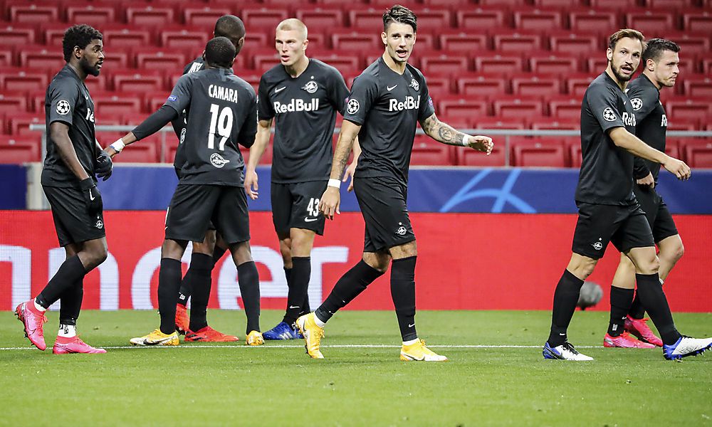 salzburg-spielt-gegen-bayern-muenchen-mit-trauerflor salzburg-spielt-gegen-bayern-muenchen-mit-trauerflor