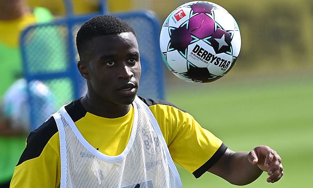 youssoufa-moukoko-wird-zum-juengsten-debuetanten-aller-zeiten youssoufa-moukoko-wird-zum-juengsten-debuetanten-aller-zeiten
