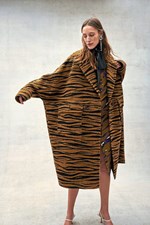 von-zebra-bis-bluete:-modisches-mit-muster von-zebra-bis-bluete:-modisches-mit-muster