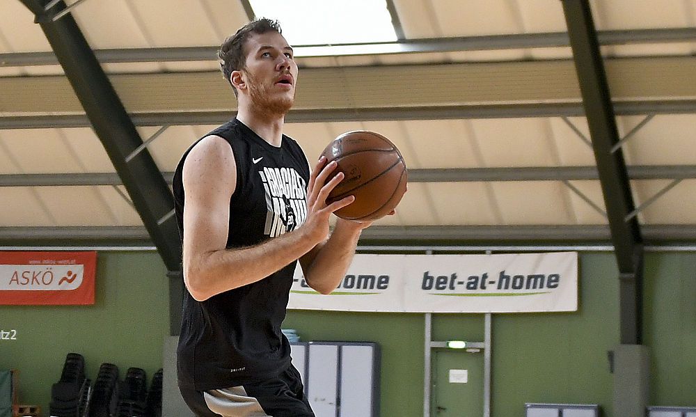 millionenvertrag-unterzeichnet!-jakob-poeltl-bleibt-bei-den-san-antonio-spurs millionenvertrag-unterzeichnet!-jakob-poeltl-bleibt-bei-den-san-antonio-spurs