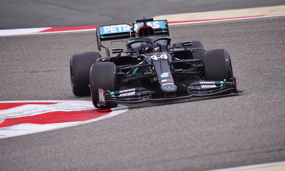 hamilton-beim-ersten-training-schon-wieder-vorne-weg hamilton-beim-ersten-training-schon-wieder-vorne-weg