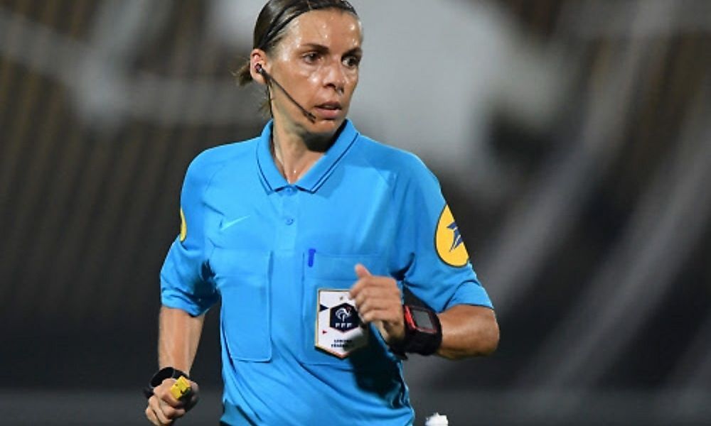 stephanie-frappart-wird-erste-schiedsrichterin-in-der-champions-league stephanie-frappart-wird-erste-schiedsrichterin-in-der-champions-league