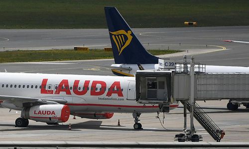 laudamotion-soll-in-fliegern-grosse-bargeldmengen-transportiert-haben laudamotion-soll-in-fliegern-grosse-bargeldmengen-transportiert-haben