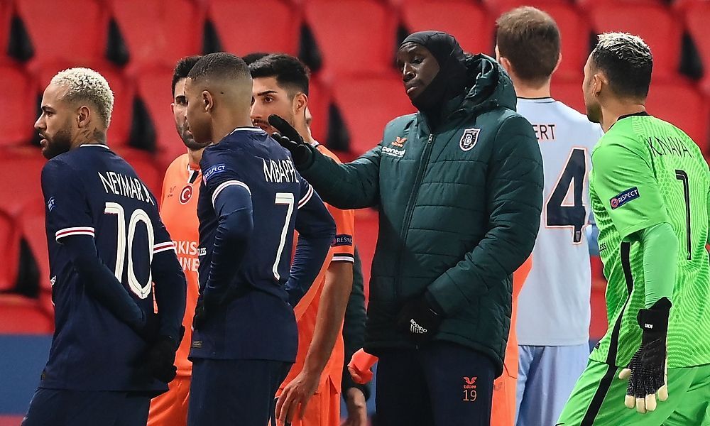 psg-gegen-basaksehir-nach-rassismus-eklat-abgebrochen psg-gegen-basaksehir-nach-rassismus-eklat-abgebrochen