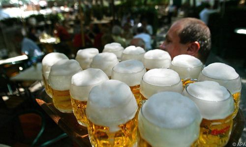 “saufhaus-oesterreich”:-vom-spanferkelessen-bis-zum-musical “saufhaus-oesterreich”:-vom-spanferkelessen-bis-zum-musical