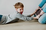 kindererziehung:-sollten-eltern-in-der-krise-mehr-erlauben? kindererziehung:-sollten-eltern-in-der-krise-mehr-erlauben?