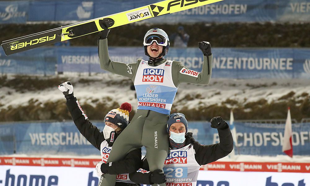 “koenig-kamil”-stoch-kuerte-sich-zum-dreifachen-tournee-sieger “koenig-kamil”-stoch-kuerte-sich-zum-dreifachen-tournee-sieger