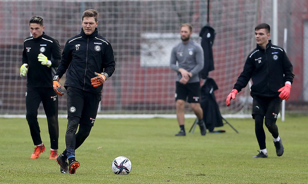 luka-maric-kommt-mit-dem-taxi-ins-trainingscamp luka-maric-kommt-mit-dem-taxi-ins-trainingscamp