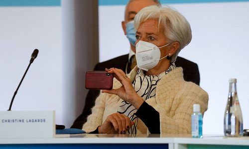 ezb-chefin-lagarde-kritisiert-“komische-geschaefte”-mit-bitcoin ezb-chefin-lagarde-kritisiert-“komische-geschaefte”-mit-bitcoin