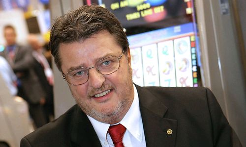 novomatic-gruender-verschenkt-ein-fuenftel-seines-gluecksspielimperiums novomatic-gruender-verschenkt-ein-fuenftel-seines-gluecksspielimperiums