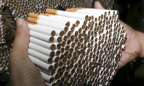 oesterreicher-sollen-nur-noch-eine-stange-zigaretten-einfuehren-duerfen oesterreicher-sollen-nur-noch-eine-stange-zigaretten-einfuehren-duerfen
