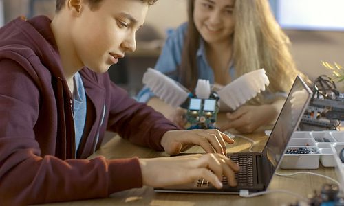 bis-15.-februar-fuer-die-coding-school-bewerben bis-15.-februar-fuer-die-coding-school-bewerben
