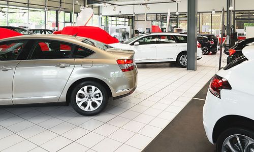 auto-absatz-bricht-weiter-ein,-aber-boom-bei-alternativantrieben auto-absatz-bricht-weiter-ein,-aber-boom-bei-alternativantrieben