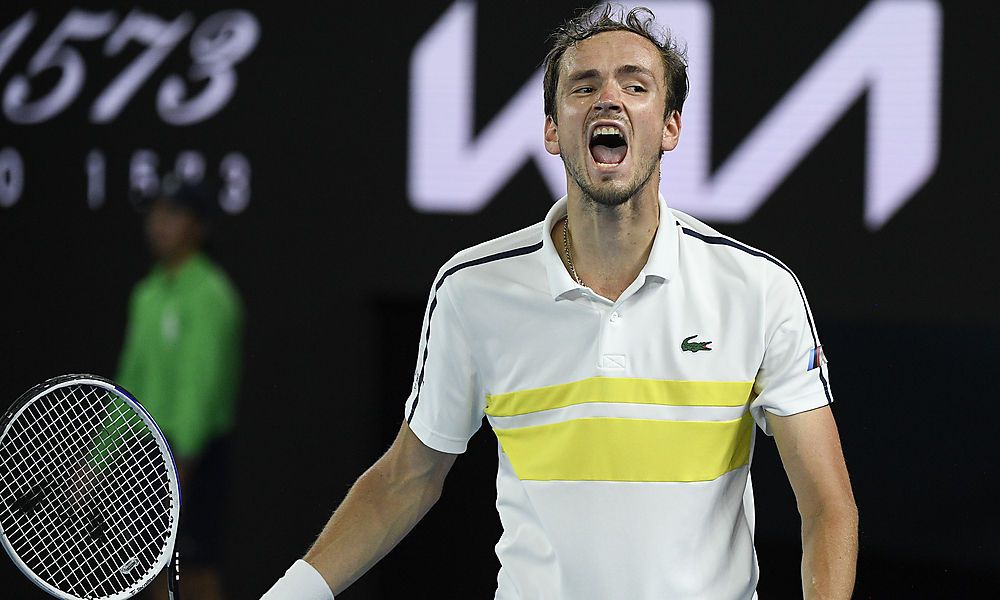 daniil-medwedew-bezwingt-stefanos-tsitsipas-und-steht-im-finale daniil-medwedew-bezwingt-stefanos-tsitsipas-und-steht-im-finale