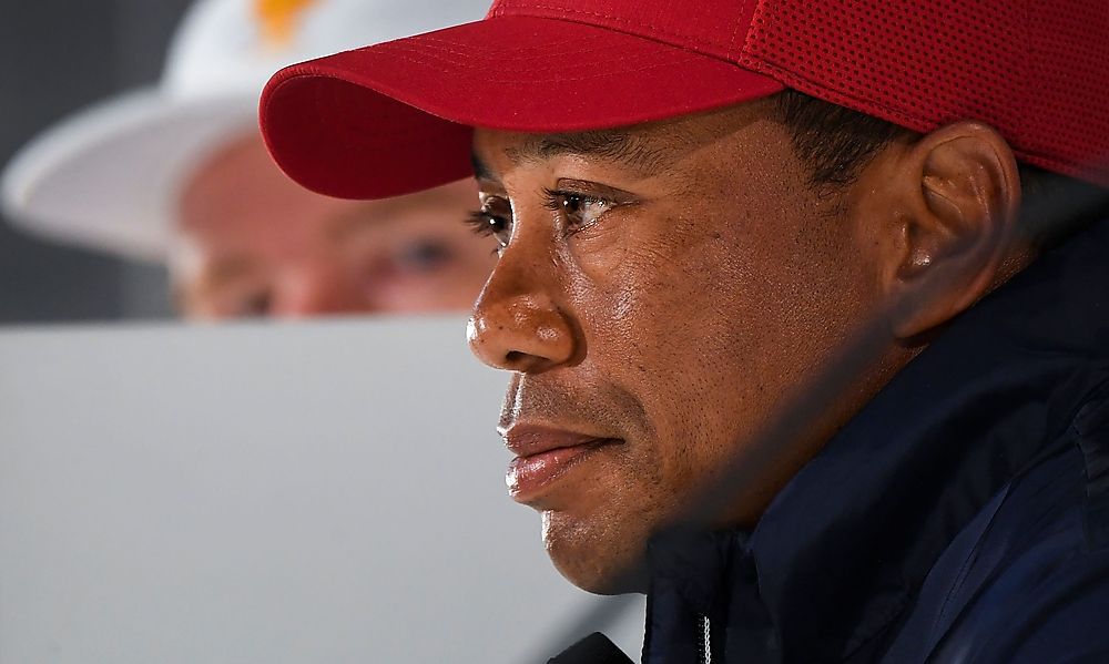 tiger-woods-in-schweren-autounfall-verwickelt tiger-woods-in-schweren-autounfall-verwickelt