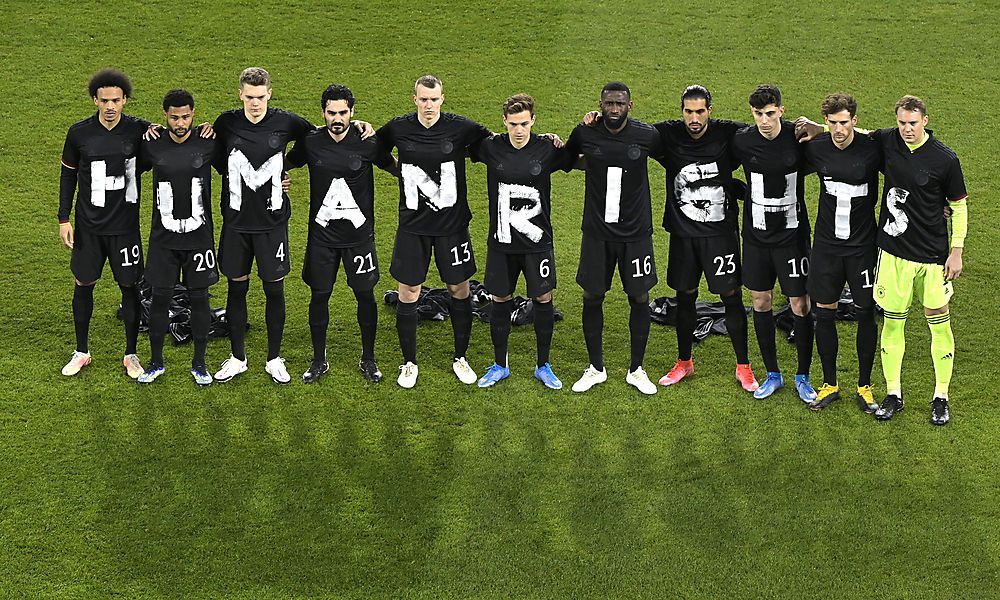 deutsches-nationalteam-setzt-zeichen-gegen-arbeitsbedingungen-in-katar deutsches-nationalteam-setzt-zeichen-gegen-arbeitsbedingungen-in-katar