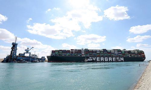 der-suez-kanal:-das-nadeloehr-einer-verletzlichen-weltwirtschaft der-suez-kanal:-das-nadeloehr-einer-verletzlichen-weltwirtschaft