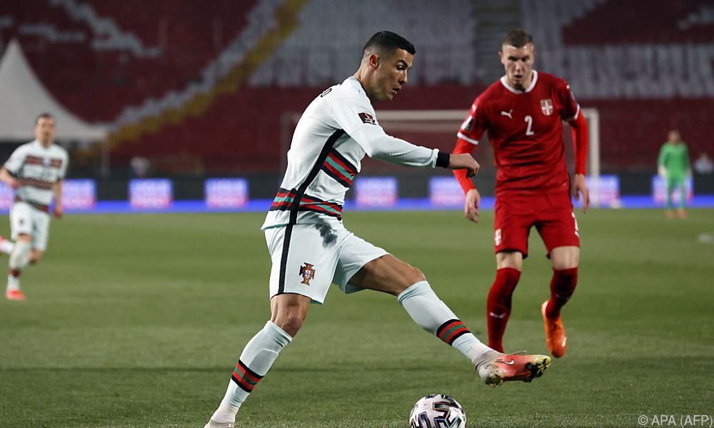 ronaldo-kocht-nach-“gestohlenem”-tor-in-serbien ronaldo-kocht-nach-“gestohlenem”-tor-in-serbien