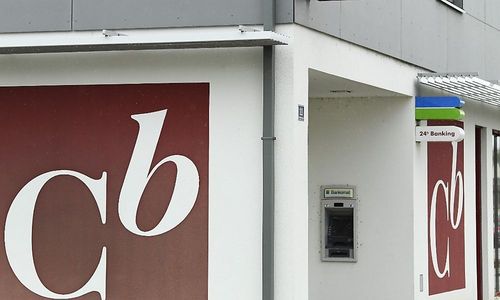 tresore,-sparbuechsen-&-co:-inventar-der-pleitebank-versteigert tresore,-sparbuechsen-&-co:-inventar-der-pleitebank-versteigert